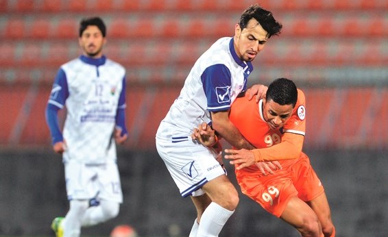 دفاع الجهراء يسعى لايقاف خطورة مهاجم كاظمة باتريك فابيانو﻿
