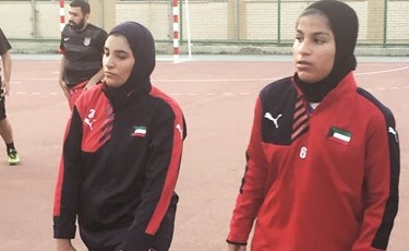 الحكمتان معالي العنزي وجمانة الشمالي تستعدان للدخول في تاريخ لعبة كرة اليد في الموسم الجديد﻿