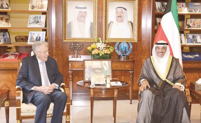 الشيخ صباح الخالد مستقبلا اللورد ديفيد هاويل﻿