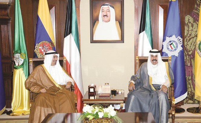 سمو نائب الامير وولي العهد الشيخ نواف الاحمد مستقبلا الشيخ د محمد الصباح﻿
