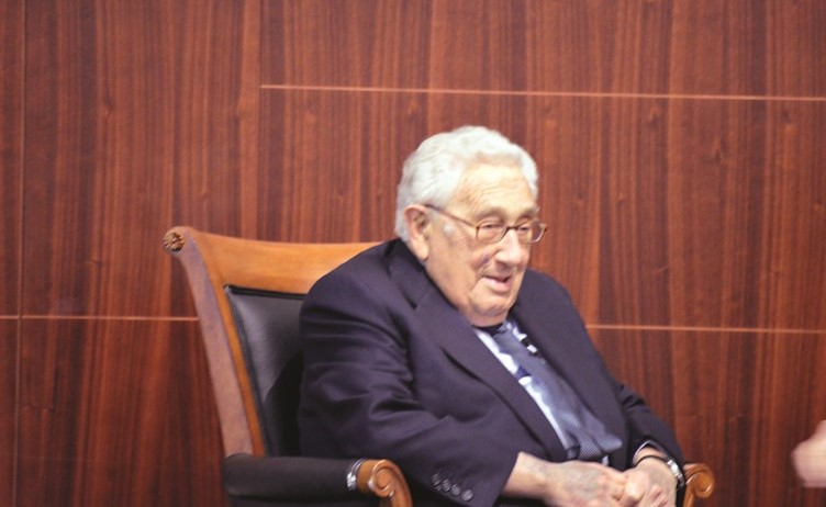 وزير الخارجية الاميركية الاسبق هنري كيسنجر ﻿