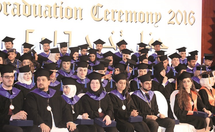 جانب من كوكبة الخريجين والخريجات﻿