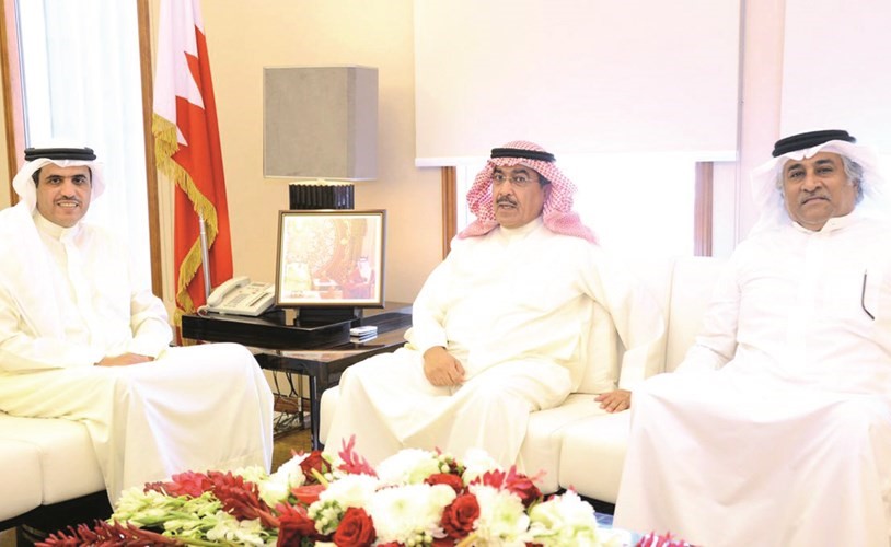 وزير الاعلام في مملكة البحرين الشقيقة علي الرميحي مع الزميل عدنان الراشد ورئيس جمعية الصحافيين البحرينية الزميل مؤنس المردي﻿