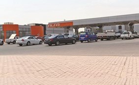 محامون لـ «الأنباء»: حكم «الإدارية» بإلغاء زيادة البنزين أصاب صحيح القانون