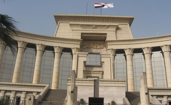 «الدستورية العليا» تحسم اليوم مصير قانون تنظيم التظاهر