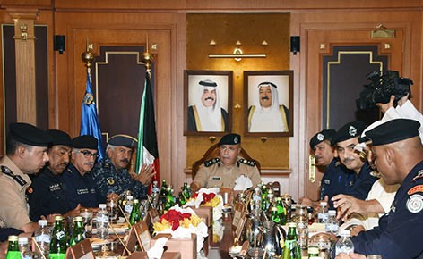 الفريق سليمان الفهد مترئساً الاجتماع