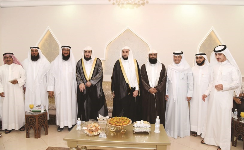 طنا مع بدر الحجرف وفارس العنزي وتركي محمد طنا خلال حفل الاستقبال	 ريليش كومار﻿