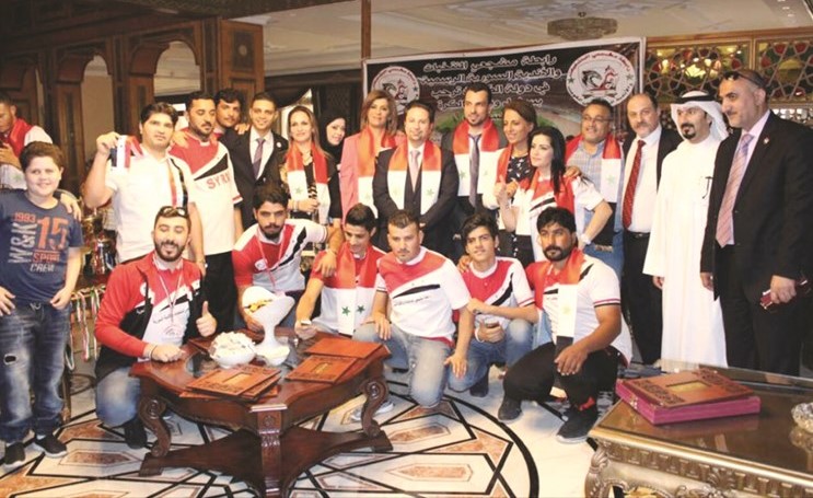 دغسان عنجريني مع رئيس واعضاء الرابطة المكرمين ﻿