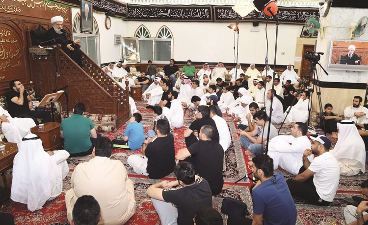 الاستماع للخطبة بحسينية العباسية ﻿