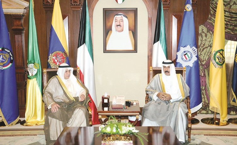 سمو ولي العهد الشيخ نواف الاحمد مستقبلا الشيخ خالد الجراح﻿