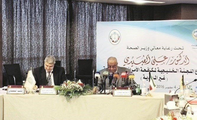 د خالد السهلاوي متحدثا خلال الاجتماع﻿