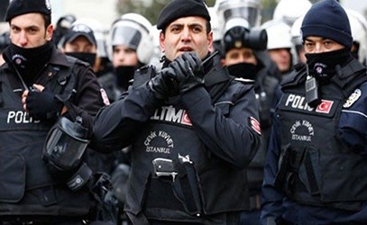تركيا: إيقاف أكثر من 12 ألف شرطي عن عملهم للاشتباه بارتباطهم بالانقلاب