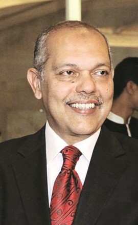 هشام عنبة ﻿