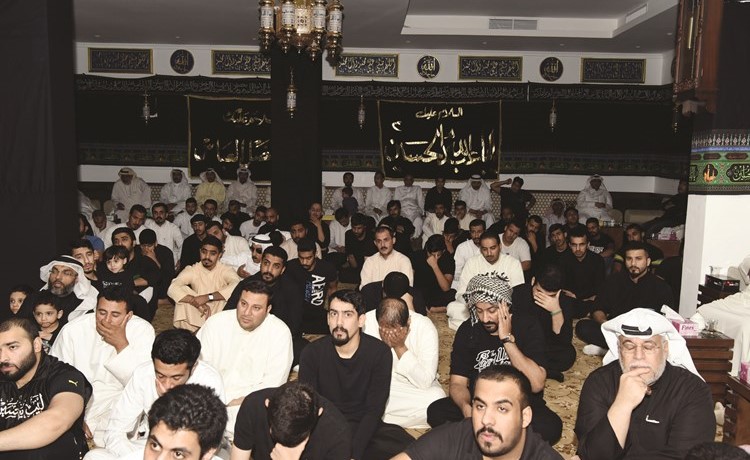 جانب من الحضور في احدى الحسينيات﻿