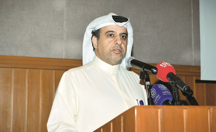 الزميل ماضي الخميس ملقيا كلمته﻿
