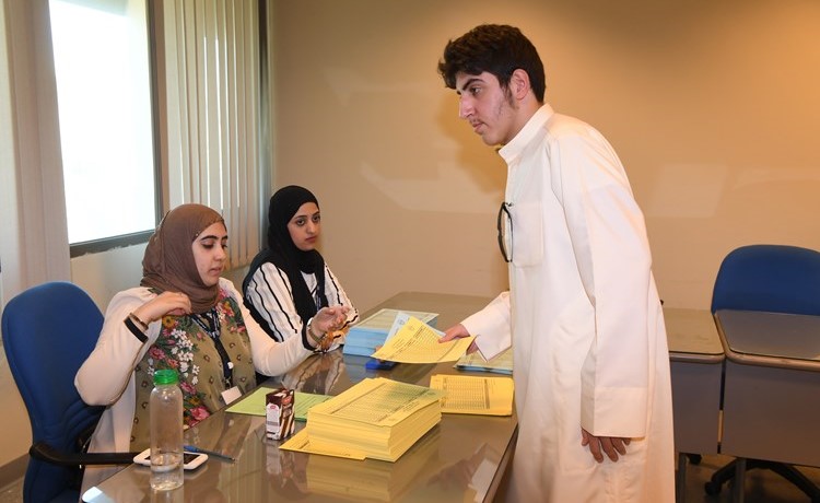 تسجيل بيانات الناخبين من الطلبة﻿