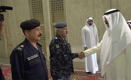 الشيخ محمد الخالد والفريق م.الشيخ احمد العبد الله لدى زيارة احدى الحسينيات 