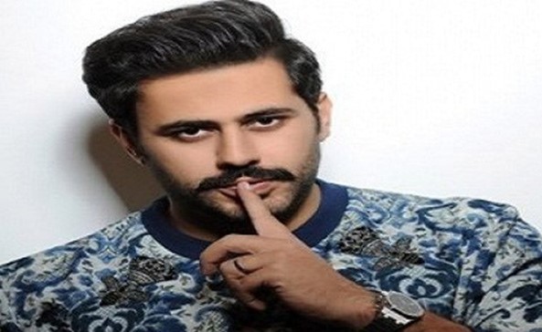 بالفيديو.. ردة فعل زوجة الممثل عبدالله بوشهري على معجبة خليجية تحرشت به