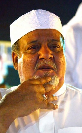 شاعر غنائي يغادر الوسط الفني إلى دار المسنين