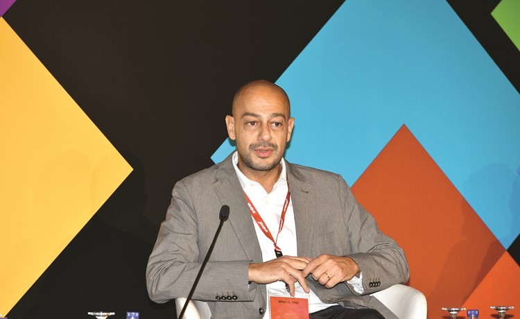 طارق امين من وكالة اد لاين دبي﻿