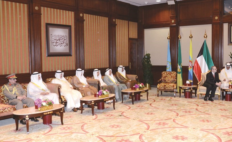 صاحب السمو الامير الشيخ صباح الاحمد مستقبلا السفير الاميركي لورانس روبرت سيلفارمان﻿