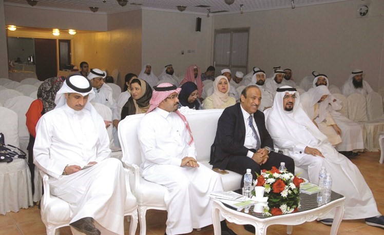 دخالد الصالح في مقدمة الحضور خلال ورشة العمل﻿