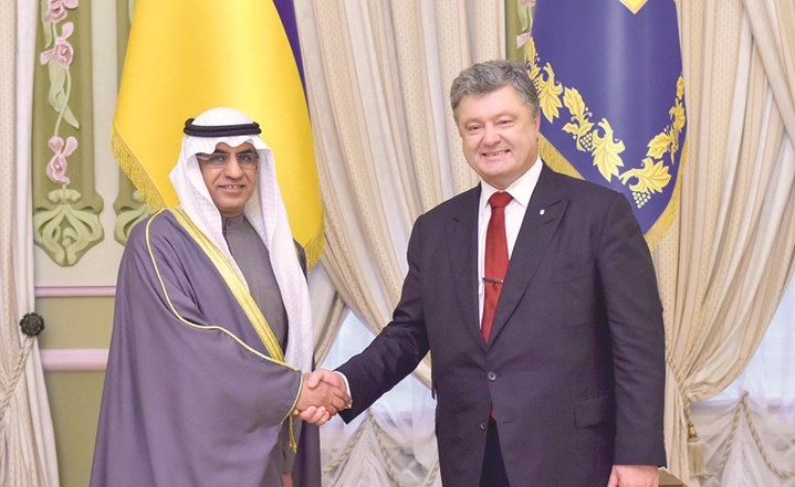 السفير راشد العدواني مع الرئيس الاوكراني بيترو بوروشينكو﻿