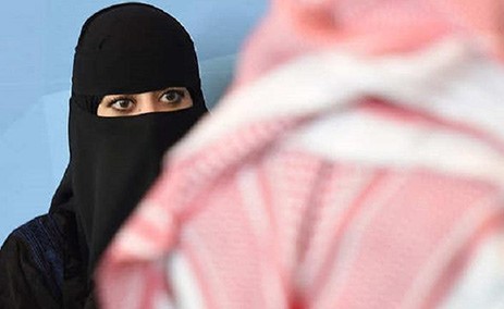 فتاة تذهب لبيت أهلها بالسعودية بعد 3 أسابيع من الزفاف لهذا السبب.. والزوج يمهل ذويها 20 يوماً !