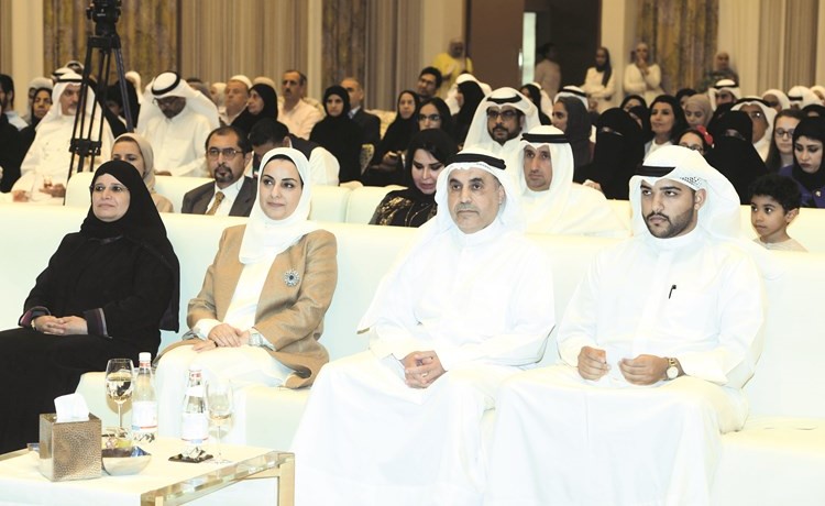 دعبدالله الطريجي ودضياء شهاب وعذبي العنزي في مقدمة الحضور	محمد هاشم﻿