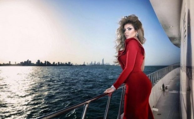 صورة نادرة تجمع حسين الجسمي وحليمة بولند قبل التجميل