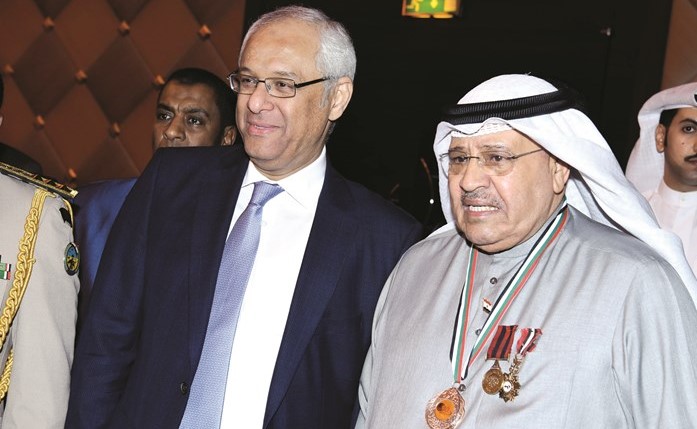 السفير المصري مع العميد ركن م عبدالله المقلد ﻿