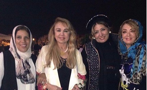 بالصور.. سهير رمزي وشهيرة تثيران غضب الجمهور بسبب ملابسهما الضيقة!