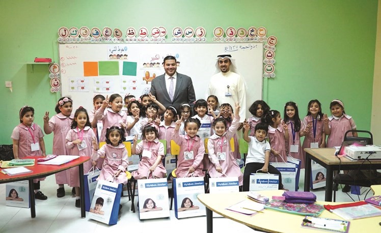 بنك الكويت الدولي يزور طالبات «عاتكة بنت زيد»
