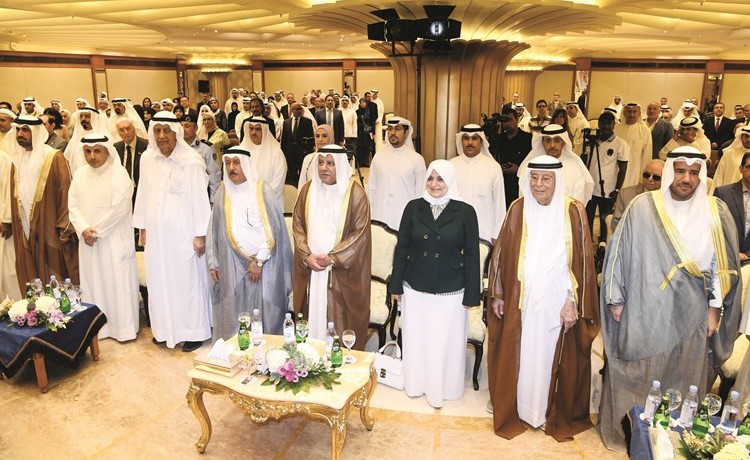 الوزيرة هند الصبيح في مقدمة الحضور ويبدو حسين الخرافي وجواد بوخمسين	 محمد هاشم﻿