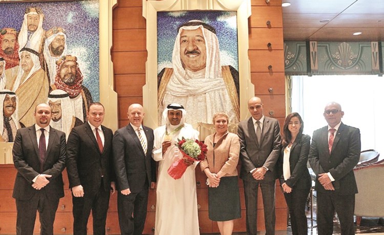 فندق جميرا يكرم الرامي فهيد الديحاني﻿