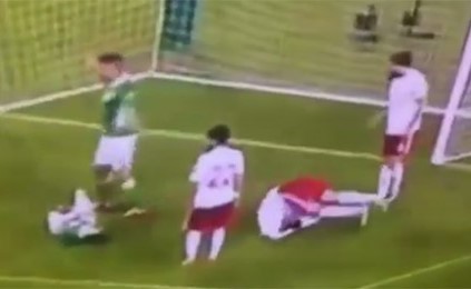 بالفيديو.. أكثر من مجرد لعبة..قائد جورجيا ينقذ خصمه من الخطر