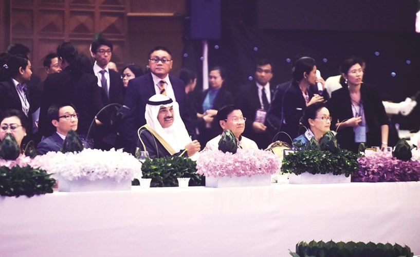الشيخ صباح الخالد خلال مادبة العشاء﻿