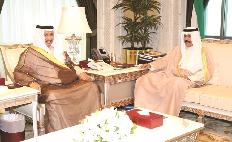 سمو نائب الامير وولي العهد الشيخ نواف الاحمد مستقبلا سمو رئيس مجلس الوزراء الشيخ جابر المبارك﻿