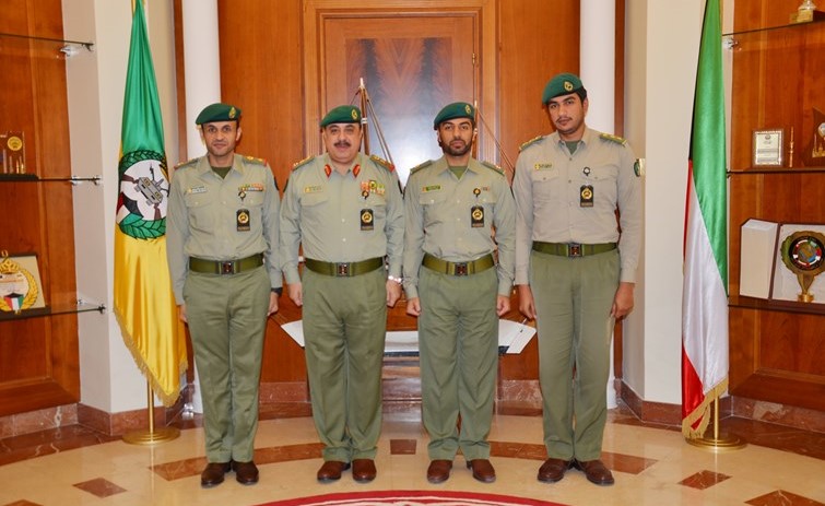 مهاشم الرفاعي مستقبلا المقدم ركن سامي ضحوي والرائد احمد صالح والنقيب محمد سالم﻿