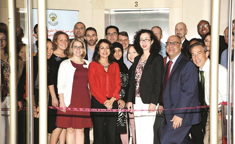 دزينيا باغانيني خلال افتتاح معرض الجامعات الاميركية ﻿