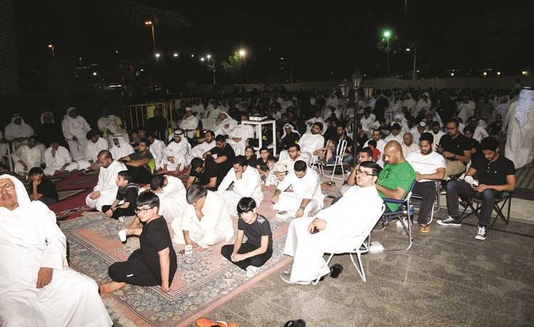 حضور كبير احيوا الليلة الثامنة﻿