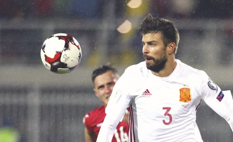 مدافع المنتخب الاسباني جيرارد بيكيه﻿