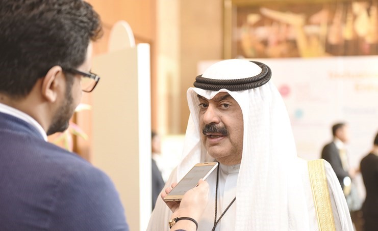 خالد الجارالله متحدثا على هامش المؤتمر﻿