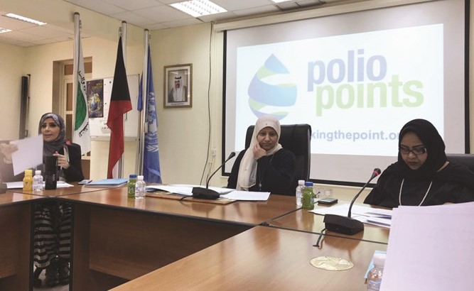 الامين العام للجنة بالانابة نادية الوزان اثناء الاجتماع﻿