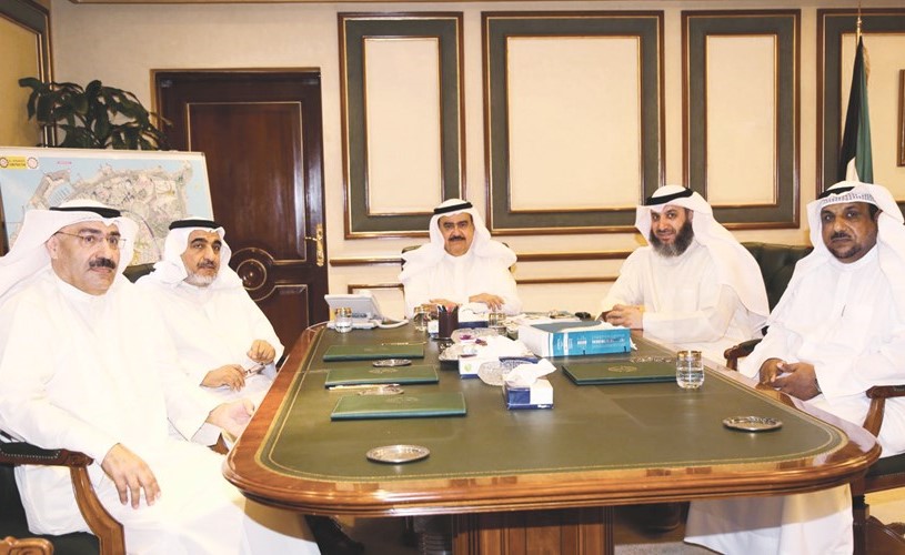 محافظ العاصمة مستقبلا التعريف بالاسلام﻿