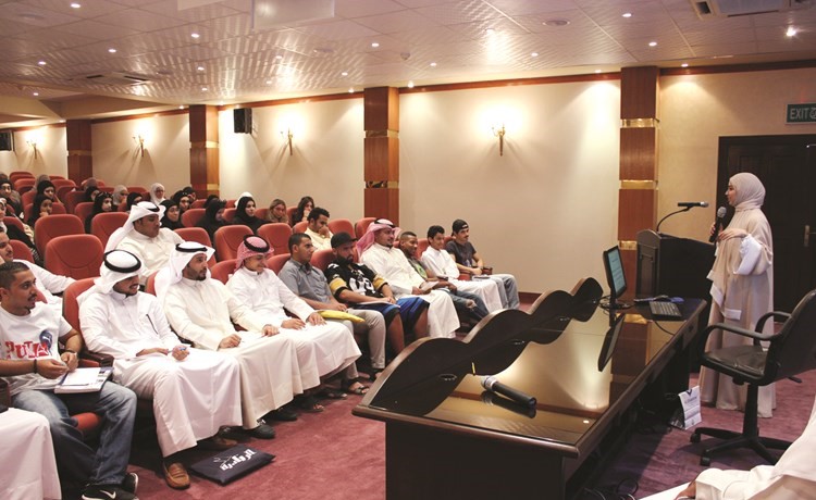 متابعة من الحضور﻿