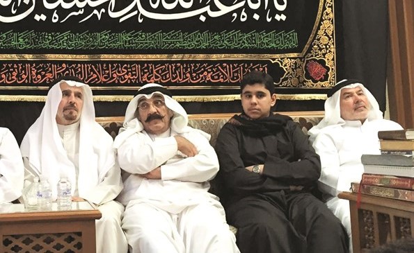  النائب صالح عاشور يتقدم المعزين في حسينية عاشور﻿