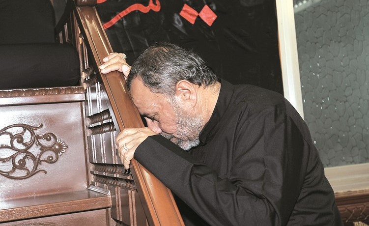 حزن وتاثر﻿