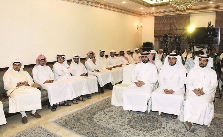 الحضور خلال ندوة الحركة الدستورية﻿