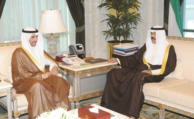 سمو نائب الامير وولي العهد الشيخ نواف الاحمد خلال استقباله رئيس مجلس الامة مرزوق الغانم﻿